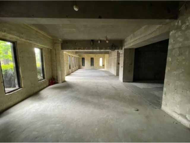 土呂のスケルトン店舗物件の内装