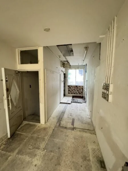 阪東橋のスケルトン物件の内装
