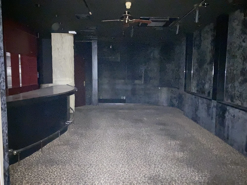 小作のスナック・パブ居抜きの内装