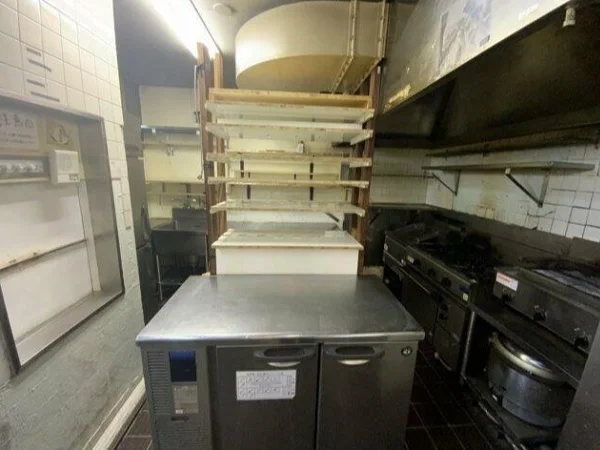 居酒屋の居抜き物件の厨房