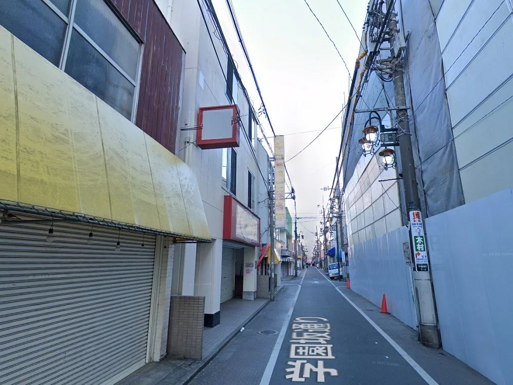 一橋学園のスケルトン店舗物件の外観