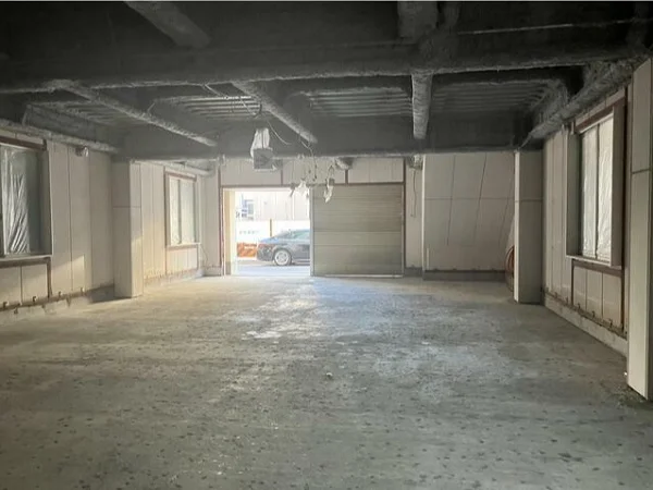 貸店舗(スケルトン)の内装