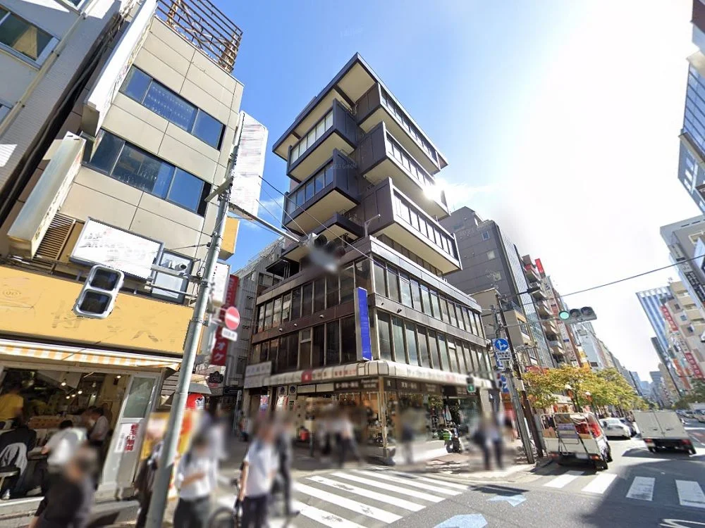 新橋のスケルトン店舗物件の外観