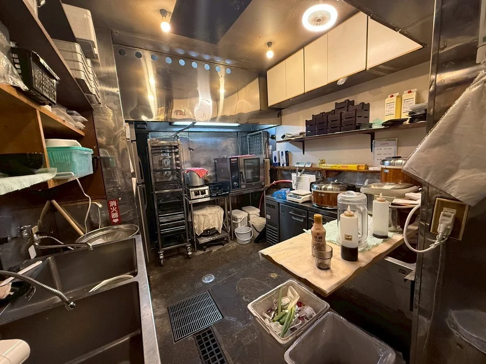 大鳥居の居抜き店舗の厨房