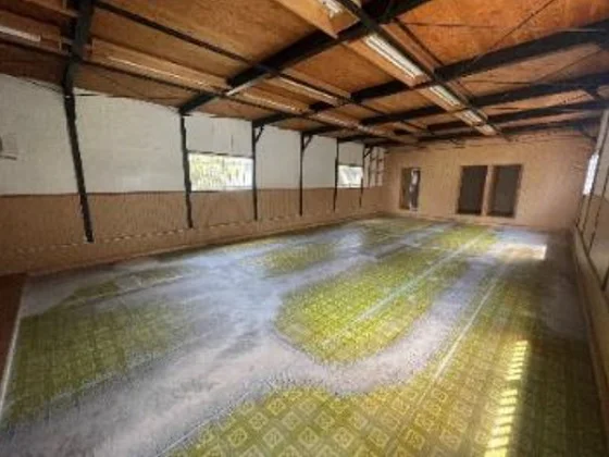 狭山ヶ丘のスケルトン店舗物件の内装