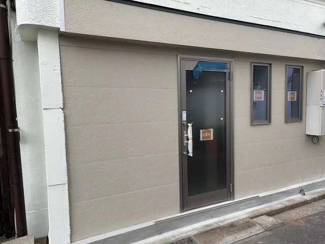 貸店舗(スケルトン)の外観