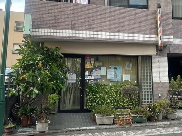 美容室・理容室の居抜き物件のエントランス