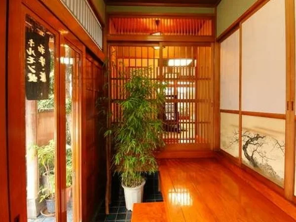 与野本町の焼肉屋居抜きの内装