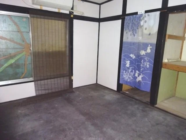 蕨の居抜き店舗の内装