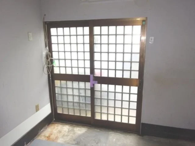 蕨の居抜き店舗の内装