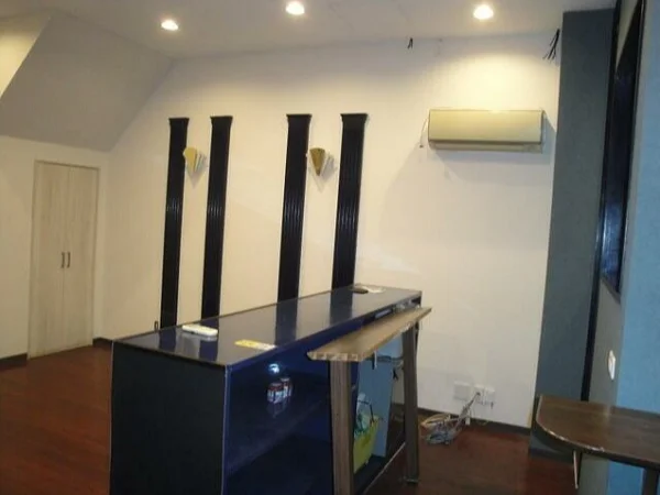 ダイニングバーの居抜き物件の内装