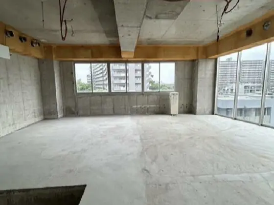 貸店舗(スケルトン)の内装