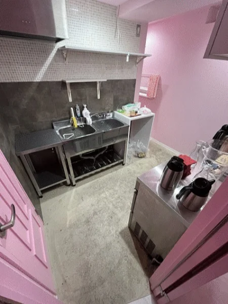 渋谷のカフェ・喫茶店居抜きの厨房
