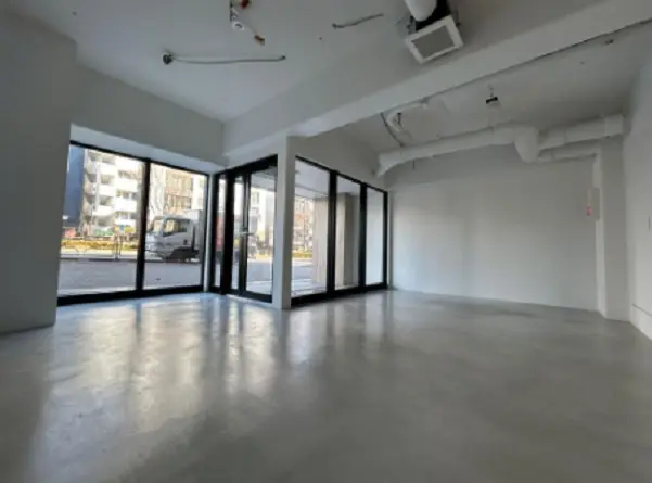 東中野のスケルトン物件の内装