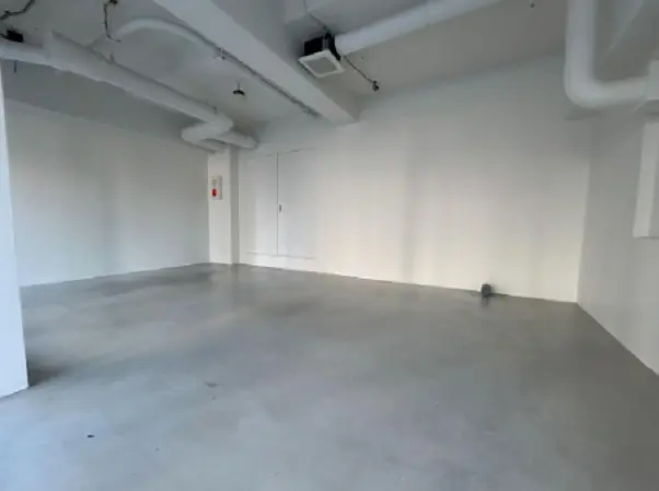 貸店舗(スケルトン)の内装