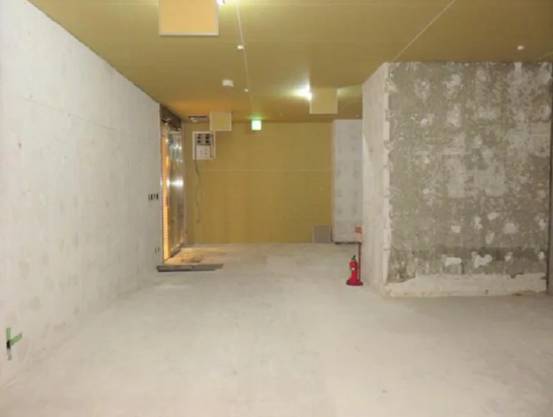 貸店舗(スケルトン)の内装