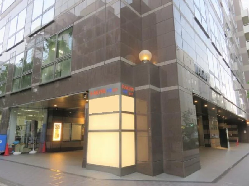 貸店舗(スケルトン)のエントランス