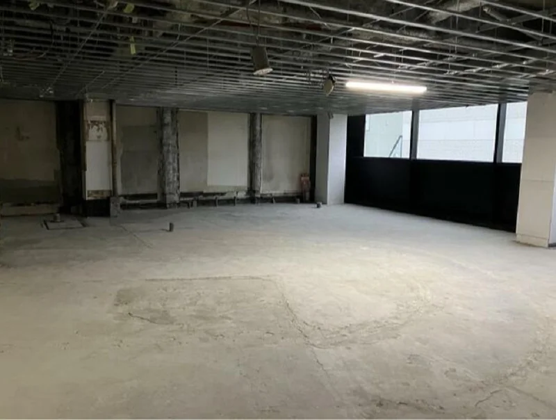 貸店舗(スケルトン)の内装