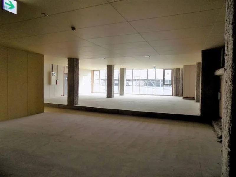 貸店舗(スケルトン)の内装