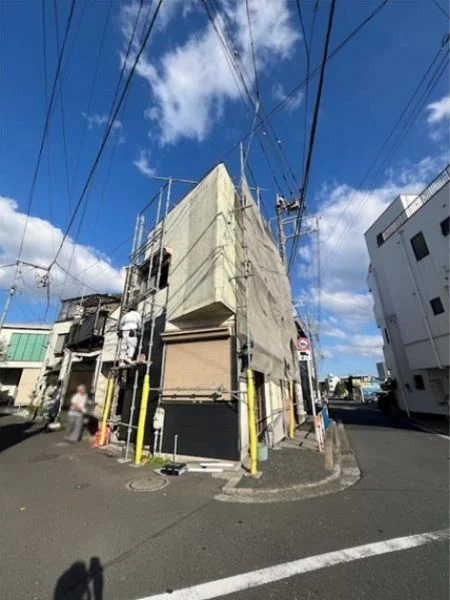 貸店舗(スケルトン)の外観