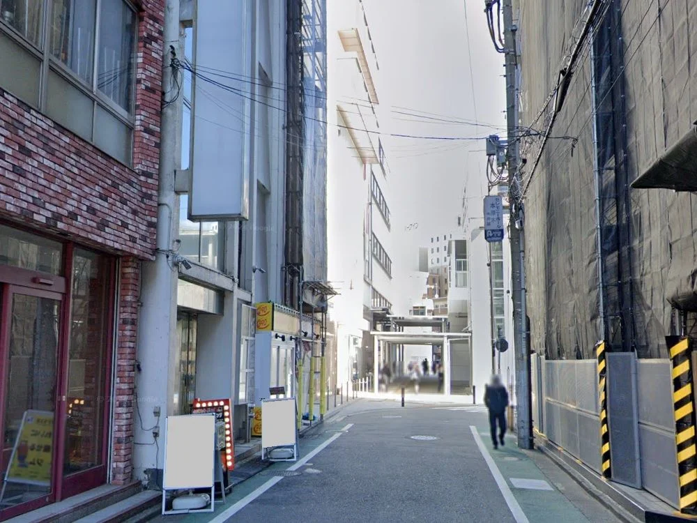 本厚木のスケルトン店舗物件の外観