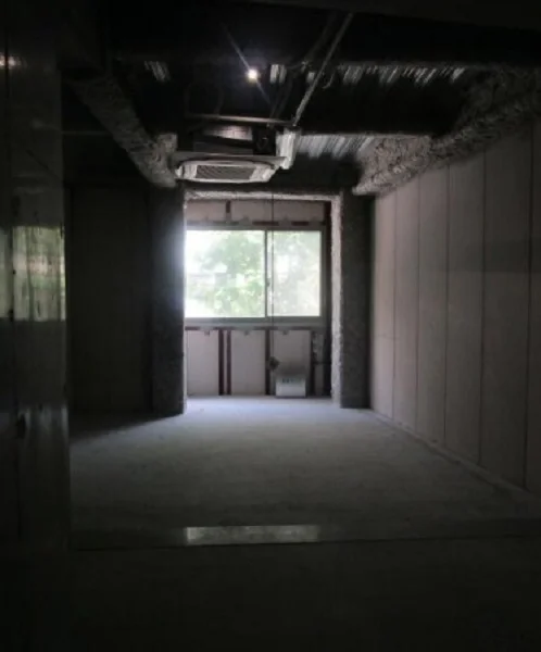 貸店舗(スケルトン)の内装