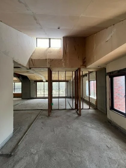 貸店舗(スケルトン)の内装