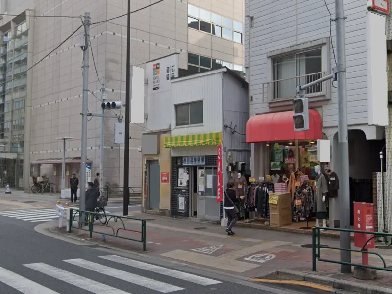 練馬のスケルトン物件のエントランス