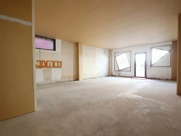 貸店舗(スケルトン)の内装