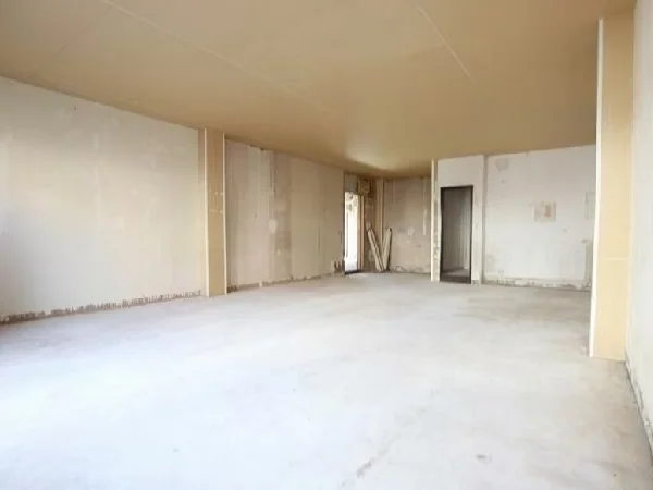 貸店舗(スケルトン)の内装