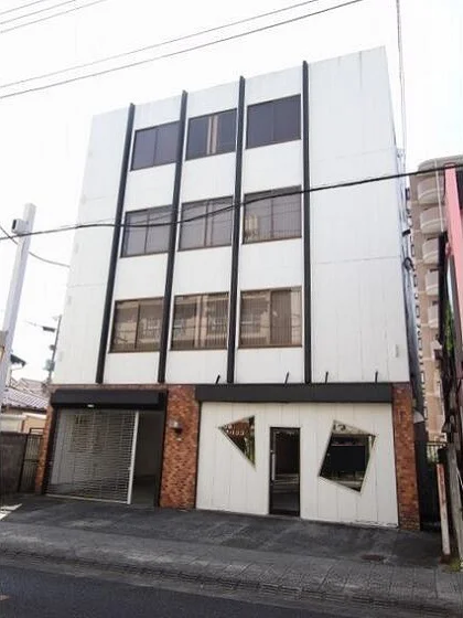 貸店舗(スケルトン)の外観