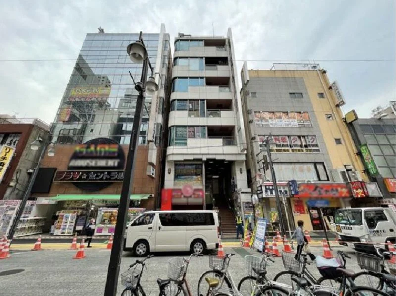 八王子のスケルトン店舗物件の外観