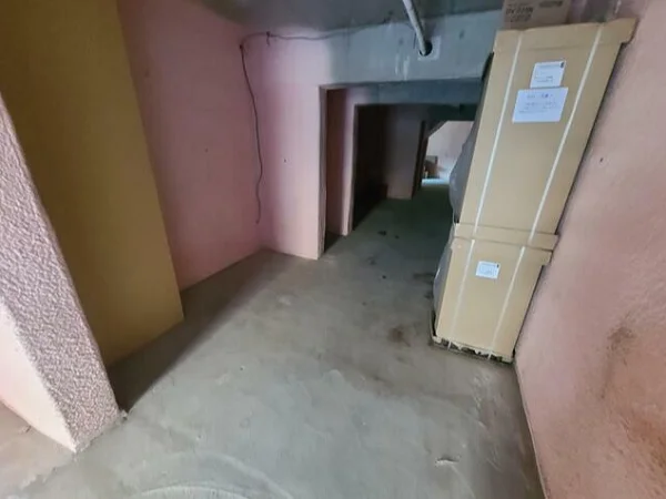 貸店舗(スケルトン)の内装