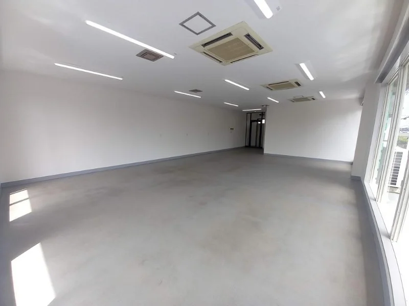 新河岸の事務所仕様物件の内装