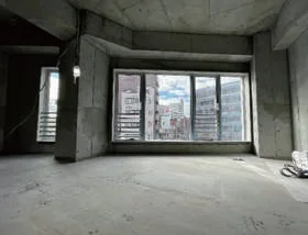 不動前のスケルトン店舗物件の内装