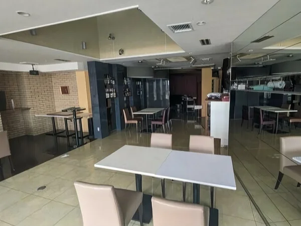 レストランの居抜き物件の内装