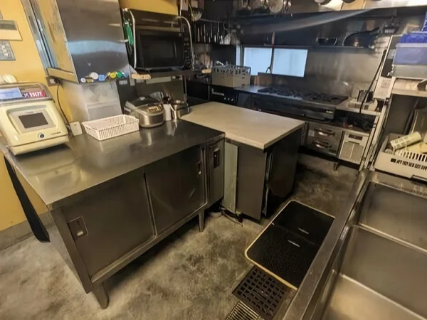 浅草の居抜き店舗の厨房