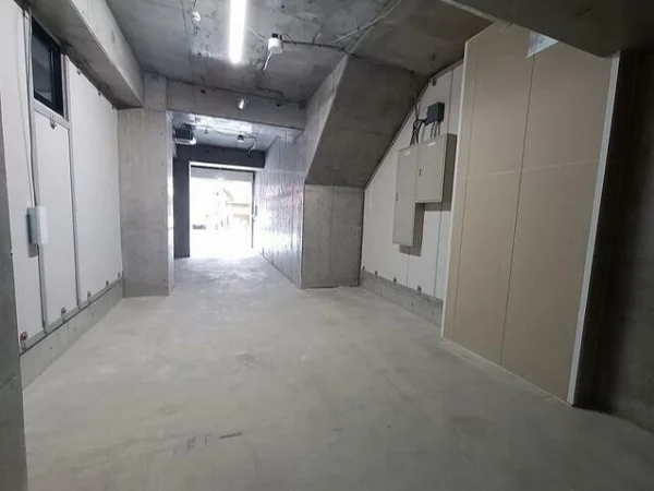 貸店舗(スケルトン)の内装