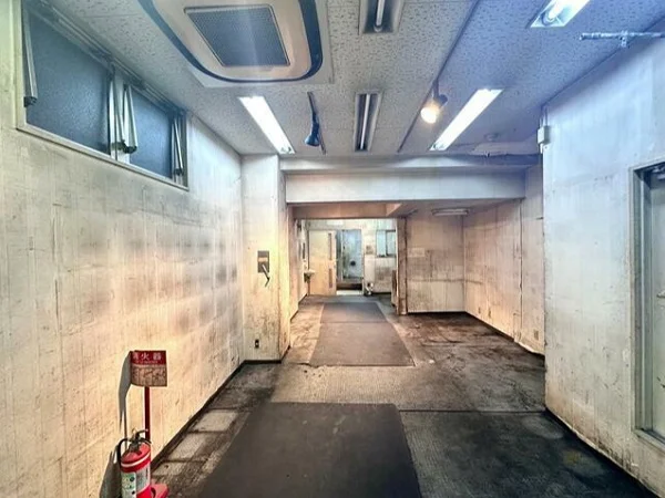 貸店舗(スケルトン)の内装