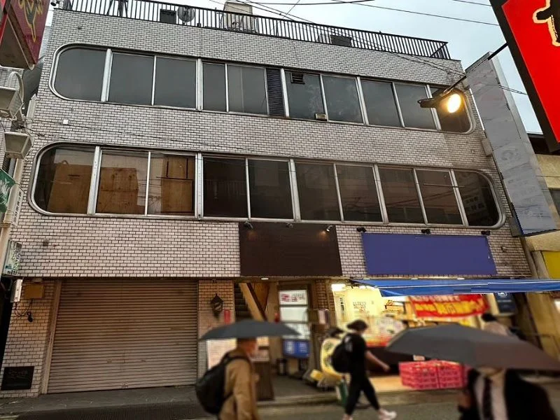 鶴ヶ峰のスケルトン店舗物件の外観