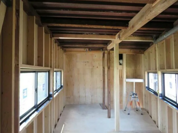 武蔵小金井のスケルトン店舗物件の内装