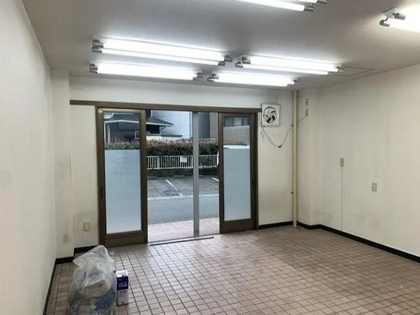 貸店舗(事務所仕様)の内装