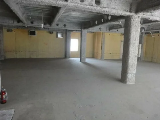 関内のスケルトン物件の内装