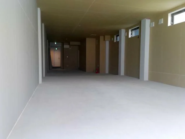 貸店舗(スケルトン)の内装