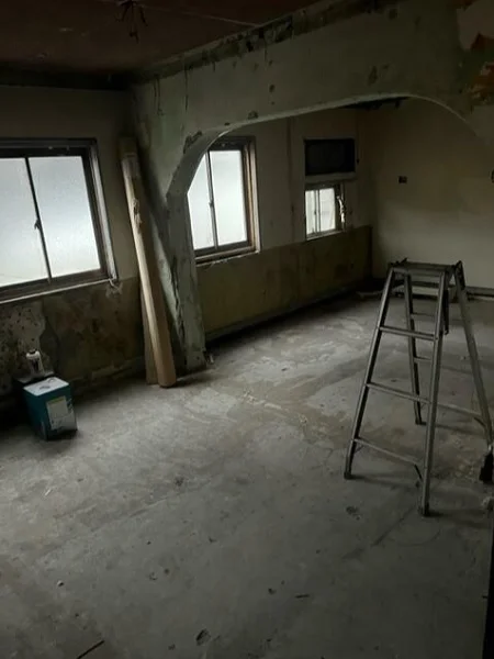 黄金町のスケルトン物件の内装