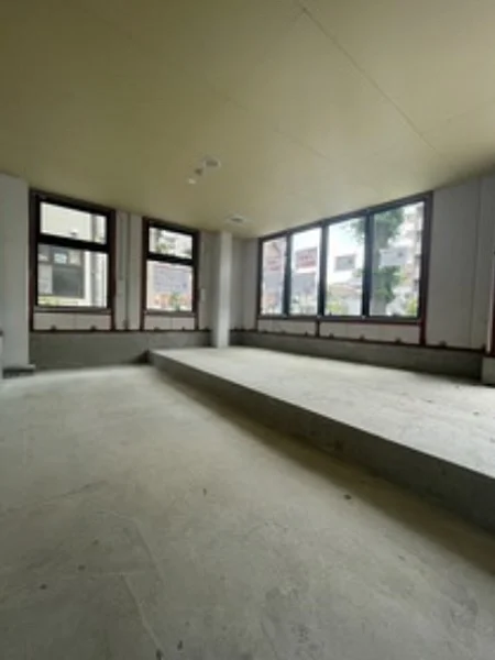 貸店舗(スケルトン)の内装