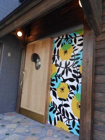 東中神のスケルトン物件のエントランス