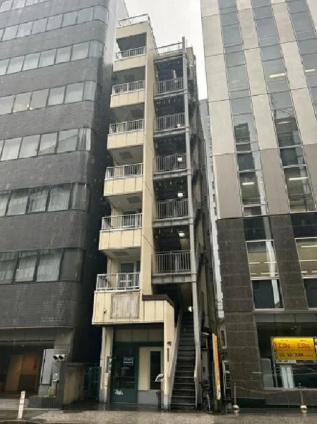 芝公園のスケルトン店舗物件の外観