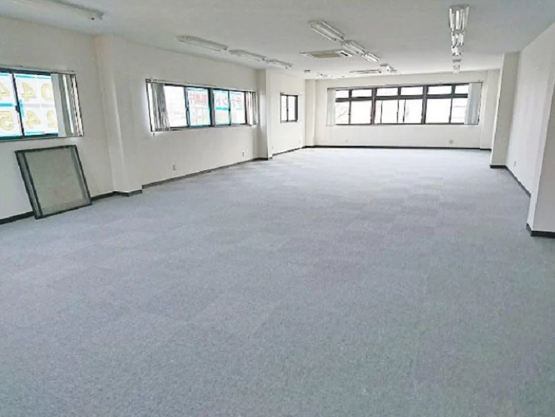 貸店舗(スケルトン)の内装