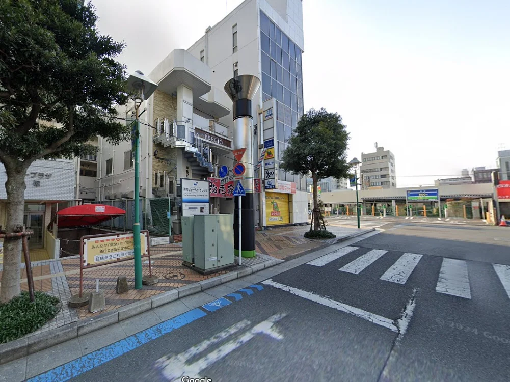 平塚のスケルトン店舗物件の外観